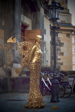 Dresden, beautiful street performer